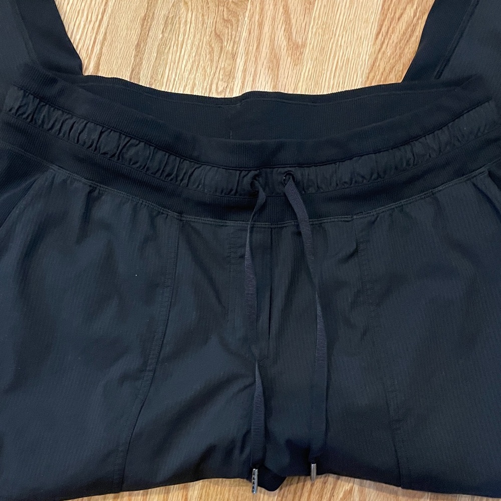 Lululemon Athletica Dance Studio Mid Rise Cropped Pant - Picture 15 of 16